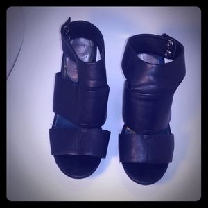 Madden Girl Kilterr platform sandles